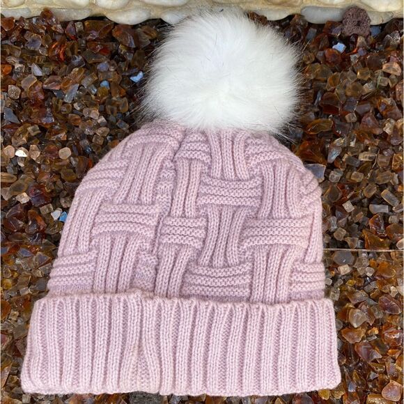 Britt's Knits Blush Plush Lined Knit Pom Hat. EUC. One Size - Picture 5 of 5